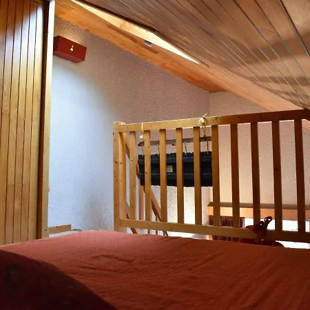 Apartment Mezzanine 5 Pers Avec Balcon Sud, Coeur Meribel, Proche Pistes Et Commerces - Fr-1-180-304 *