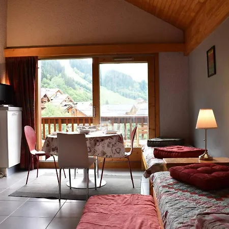 Mezzanine 5 Pers Avec Balcon Sud, Coeur Meribel, Proche Pistes Et Commerces - Fr-1-180-304 *